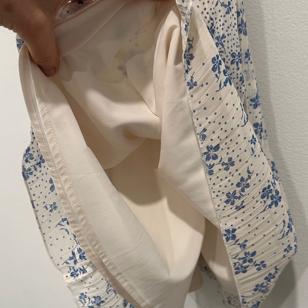 Abercrombie & Fitch White and Blue Pleated Floral Dress - Picture 14 of 16